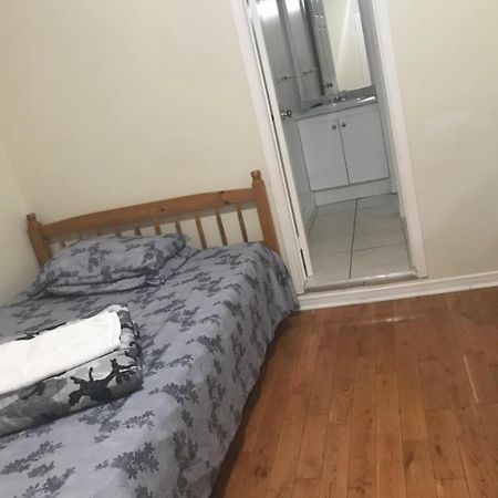 Monthly University Apartment-Elizabeth Toronto Exteriör bild