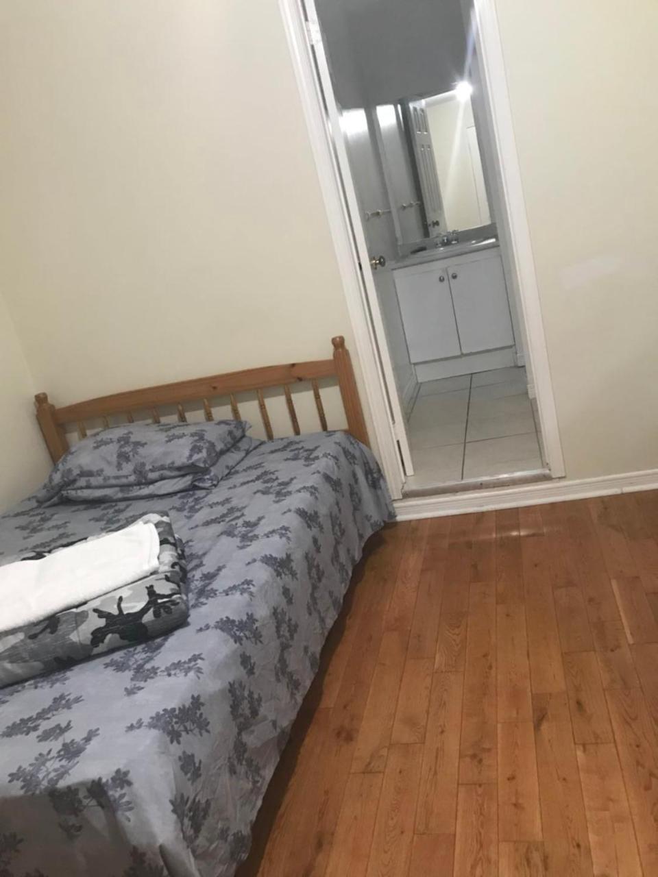 Monthly University Apartment-Elizabeth Toronto Exteriör bild